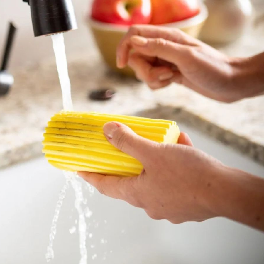 Damp Duster by Scrub Daddy – Picks Up Fine Dust, Easy to Rinse