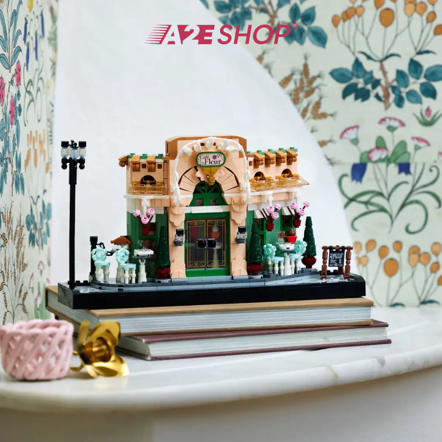 LEGO Icons French Café – Parisian Coffee Shop 3,008 Pieces